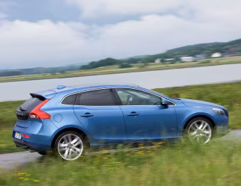 Volvo V40 D4 [Worldwide] '2012–16