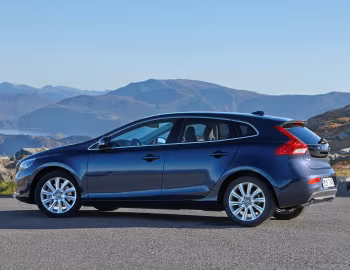 Volvo V40 D4 [Worldwide] '2012–16