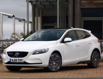 Volvo V40 D4 [UK-spec] '2012–16