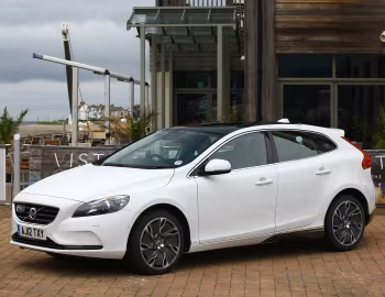 Volvo V40 D4 [UK-spec] '2012–16