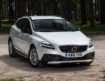 Volvo V40 D4 Cross Country [UK-spec] '2016–19