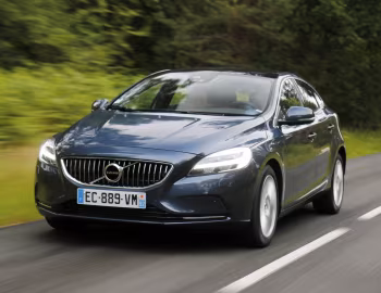 Volvo V40 D4 Inscription [Worldwide] '2016–19