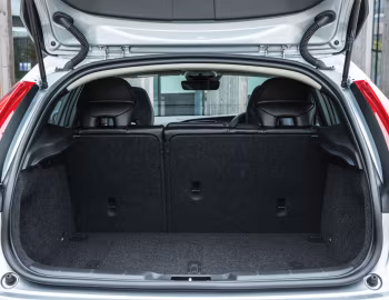 Porta-malas Volvo V40 D4 Inscription [UK-spec] '2016–19