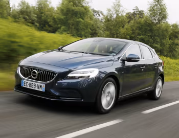 Volvo V40 D4 Inscription [Worldwide] '2016–19