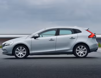 Volvo V40 D4 Inscription [UK-spec] '2016–19