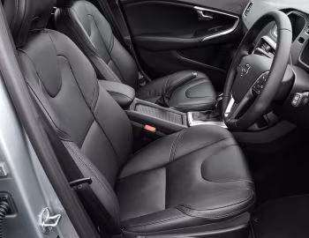 Interior Volvo V40 D4 Inscription [UK-spec] '2016–19