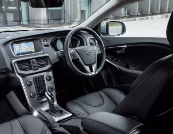 Interior Volvo V40 D4 Inscription [UK-spec] '2016–19