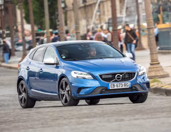 Volvo V40 D4 R-Design [Worldwide] '2016–19