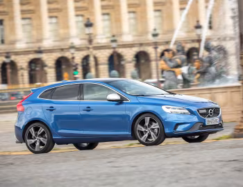 Volvo V40 D4 R-Design [Worldwide] '2016–19