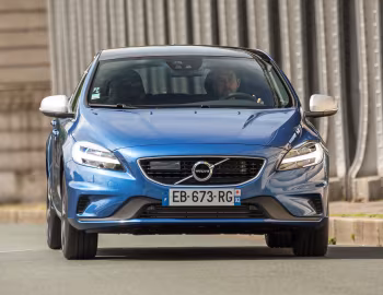 Volvo V40 D4 R-Design [Worldwide] '2016–19