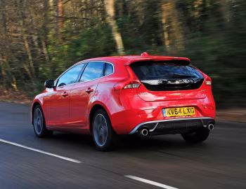 Volvo V40 D4 R-Design [UK-spec] '2012–16