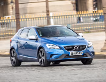 Volvo V40 D4 R-Design [Worldwide] '2016–19