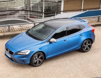 Volvo V40 D4 R-Design [Worldwide] '2016–19