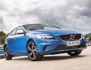 Volvo V40 D4 R-Design [Worldwide] '2016–19