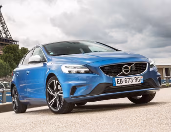 Volvo V40 D4 R-Design [Worldwide] '2016–19