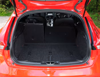 Porta-malas Volvo V40 D4 R-Design [UK-spec] '2012–16