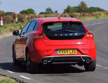 Volvo V40 D4 R-Design [UK-spec] '2012–16