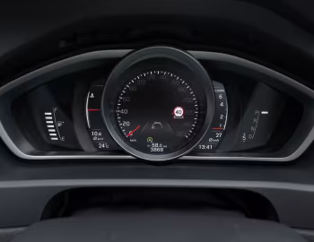 Painel Volvo V40 T3 Momentum [Japan] '2016–19