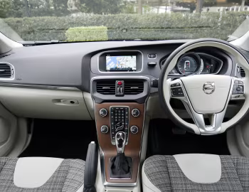 Panneau avant Volvo V40 T3 Momentum [Japan] '2016–19