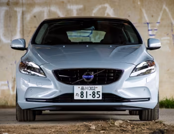 Volvo V40 T4 [Japan] '02.2013–07.2016
