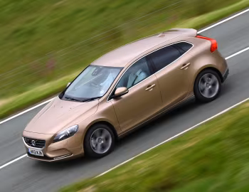 Volvo V40 T4 [UK-spec] '2012–16
