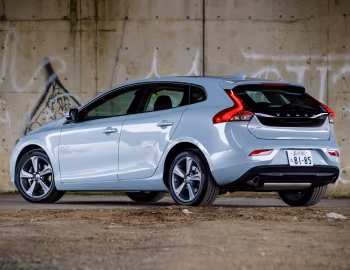 Volvo V40 T4 [Japan] '02.2013–07.2016