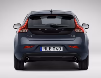 Volvo V40 T5 Inscription [Worldwide] '2016–19