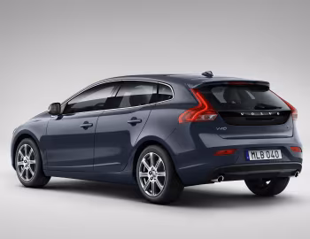 Volvo V40 T5 Inscription [Worldwide] '2016–19
