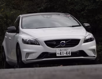 Volvo V40 T5 R-Design [Japan] '2013–16