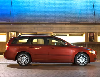 Volvo V50 D2 [UK-spec] '2010–12