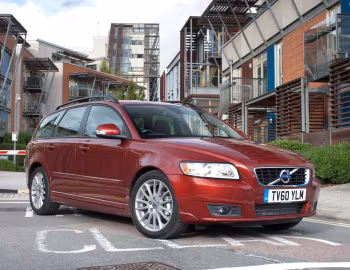 Volvo V50 D2 [UK-spec] '2010–12