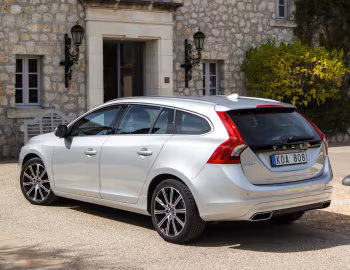 Volvo V60 D4 [Worldwide] '2013–18