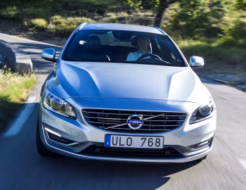 Volvo V60 D4 [Worldwide] '2013–18
