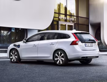 Volvo V60 D6 Plug-In Hybrid [Worldwide] '2013–18