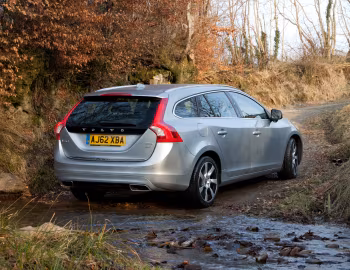Volvo V60 D6 Plug-In Hybrid [UK-spec] '01–05.2013