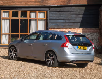 Volvo V60 D6 Plug-In Hybrid [UK-spec] '01–05.2013