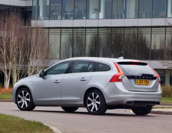 Volvo V60 D6 Plug-In Hybrid [UK-spec] '01–05.2013