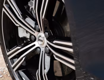 Volvo V60 B4 Inscription [UK-spec] '2020–pr.