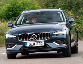 Volvo V60 B4 Inscription [UK-spec] '2020–pr.
