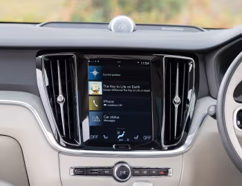 Interior Volvo V60 B4 Inscription [UK-spec] '2020–pr.