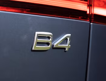 Volvo V60 B4 Inscription [UK-spec] '2020–pr.