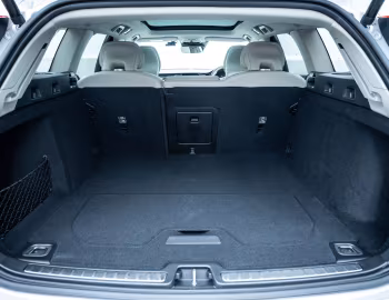 Porta-malas Volvo V60 B4 Momentum [Japan] '2020–pr.