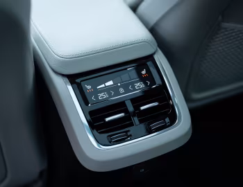 Interior Volvo V60 B4 Momentum [Japan] '2020–pr.