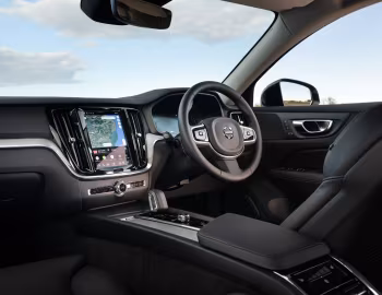 Painel frontal Volvo V60 B4 Plus [UK-spec] '2024–pr.