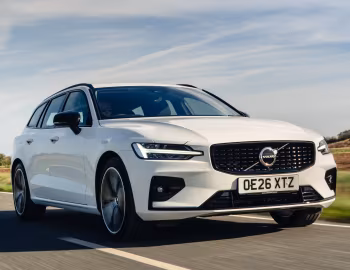 Volvo V60 B4 Plus [UK-spec] '2024–pr.