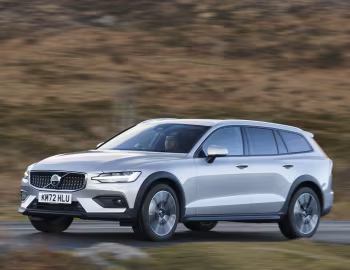 Volvo V60 B5 AWD Cross Country [UK-spec] '2021–н.в.