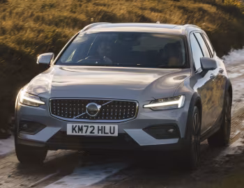 Volvo V60 B5 AWD Cross Country [UK-spec] '2021–н.в.