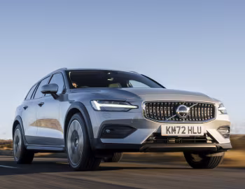 Volvo V60 B5 AWD Cross Country [UK-spec] '2021–н.в.