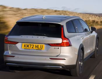 Volvo V60 B5 AWD Cross Country [UK-spec] '2021–н.в.