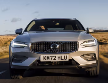 Volvo V60 B5 AWD Cross Country [UK-spec] '2021–н.в.